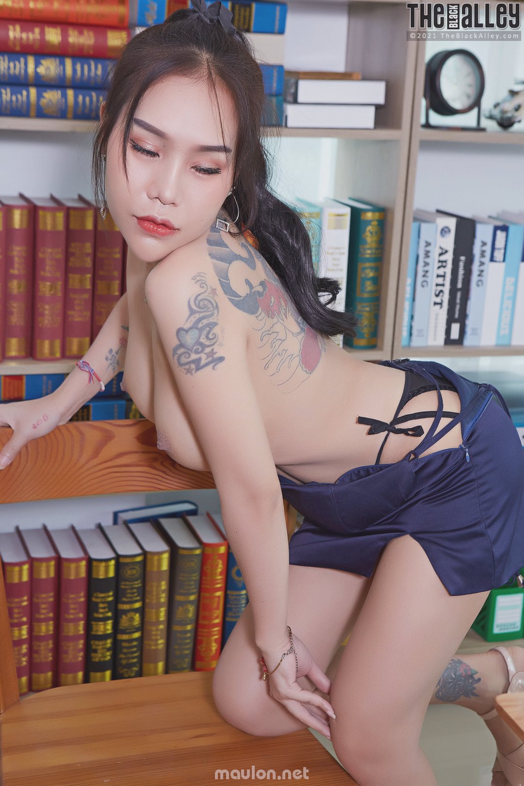 MauLon.Net - Ảnh sex chưa thấy con nào lồn to như thế này 11